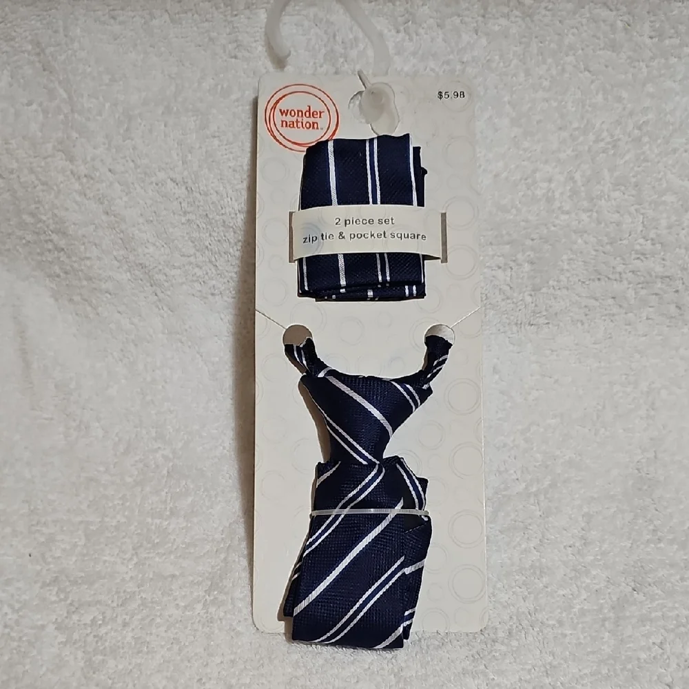 Wonder Nation Boys 2 Piece Set Zip Tie and Pocket Square Blue New